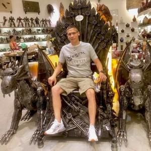 Meet your Posher, Fred